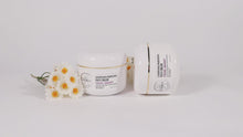 Load and play video in Gallery viewer, Pearl Bright Lighting and Whitening Face Cream
